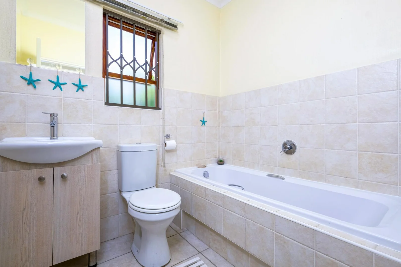 2 BEDROOM SIMPLEX FOR SALE IN RANDPARK RIDGE