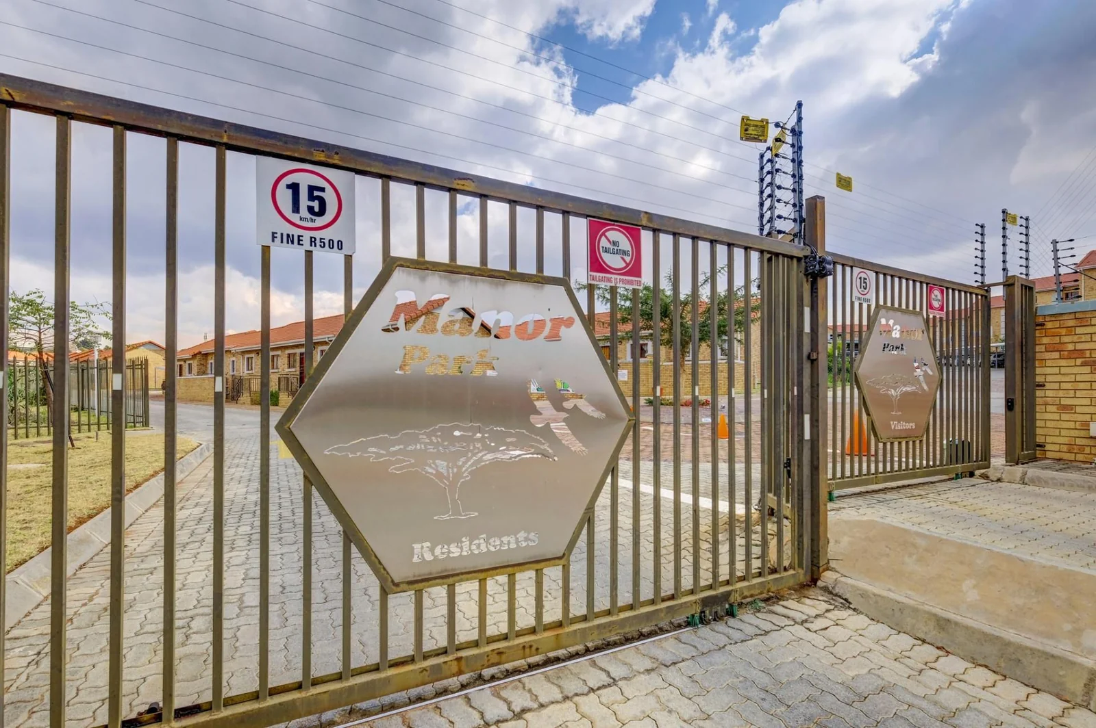 2 BEDROOM SIMPLEX FOR SALE IN RANDPARK RIDGE