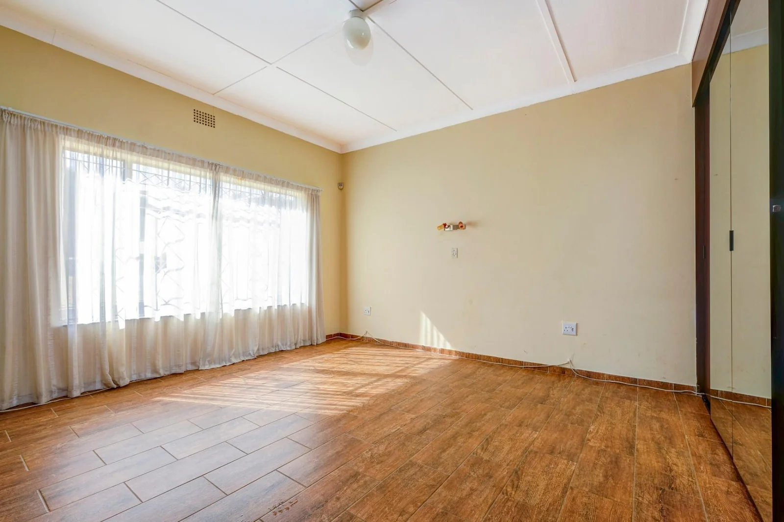 4 BEDROOM HOUSE FOR SALE IN DISCOVERY