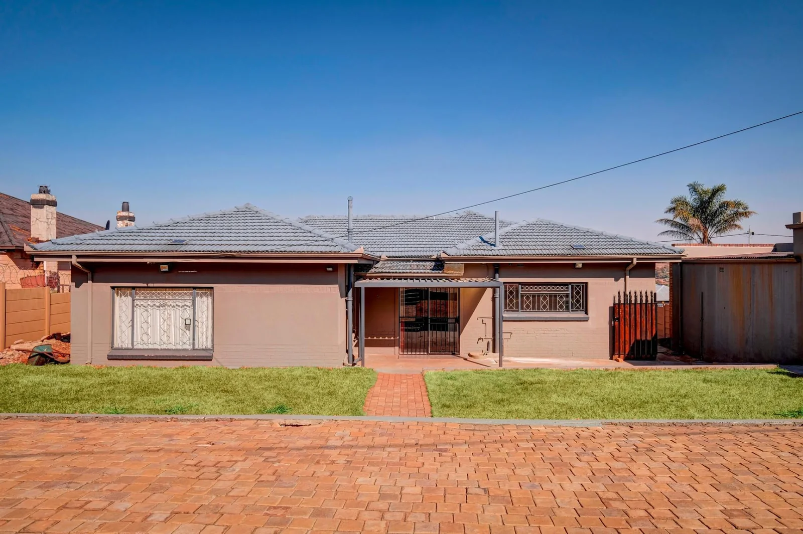 4 BEDROOM HOUSE FOR SALE IN DISCOVERY