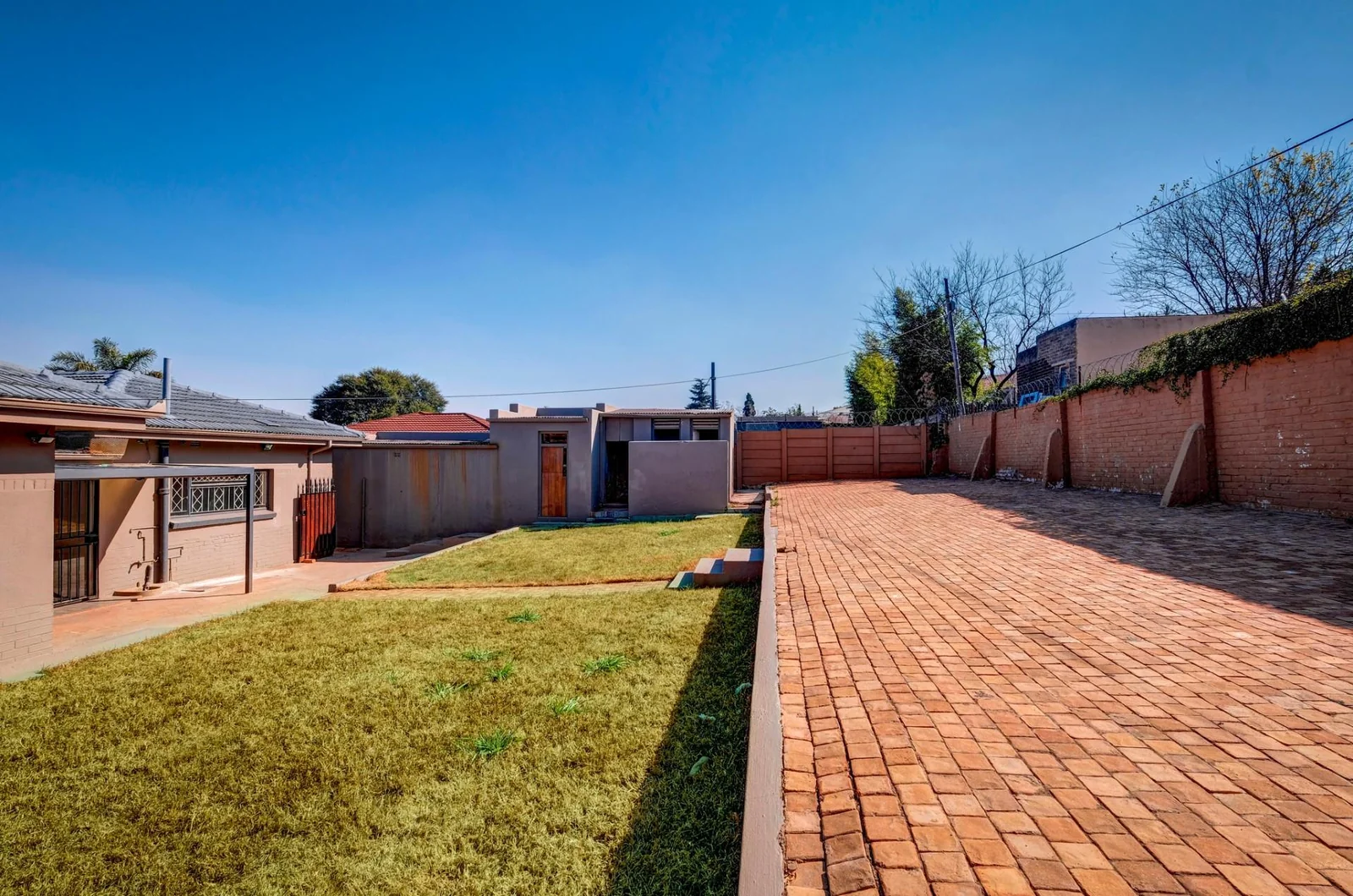 4 BEDROOM HOUSE FOR SALE IN DISCOVERY