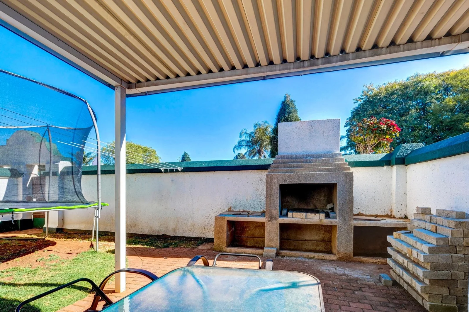 Large Townhouse for sale in Florida Park