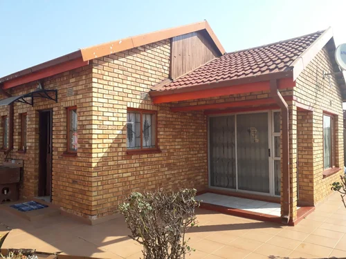 Beverley Hills, Evaton