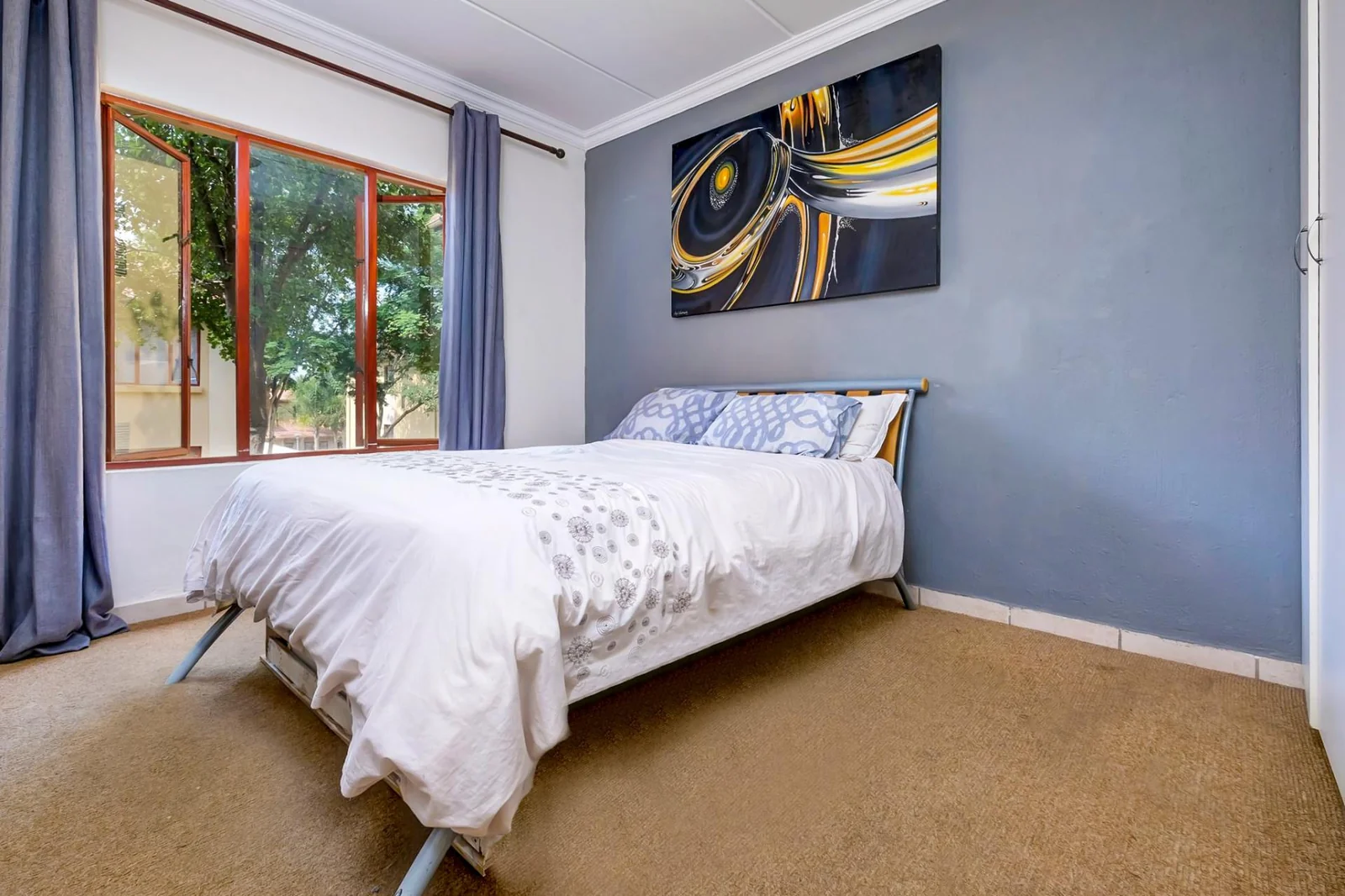 2 BEDROOM APARTMENT IN WILLOWBROOK