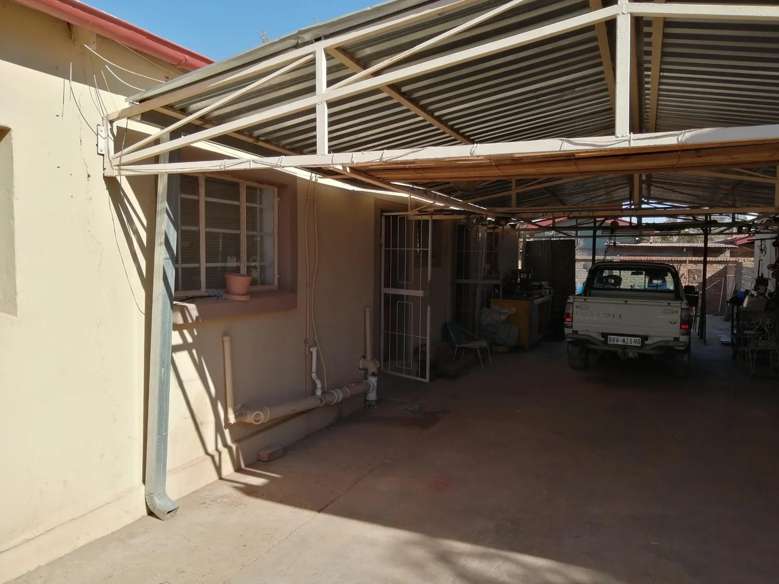 Spacious 5-Bedroom Home with 3 Flats For Sale – Ideal Family or Investment Property