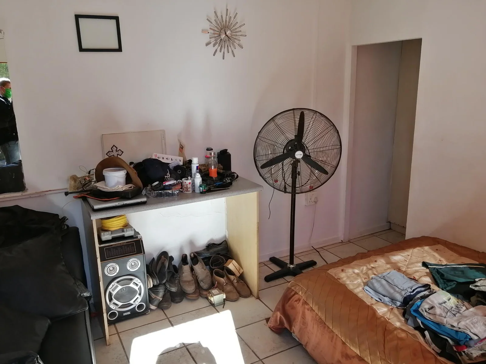 Spacious 5-Bedroom Home with 3 Flats For Sale – Ideal Family or Investment Property