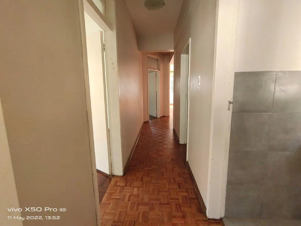 LARGE NORTH FACING  APARTMENT IN ART DECOR BUILDING