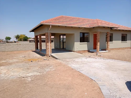 17 Gardenia, Azaadville Gardens, Krugersdorp