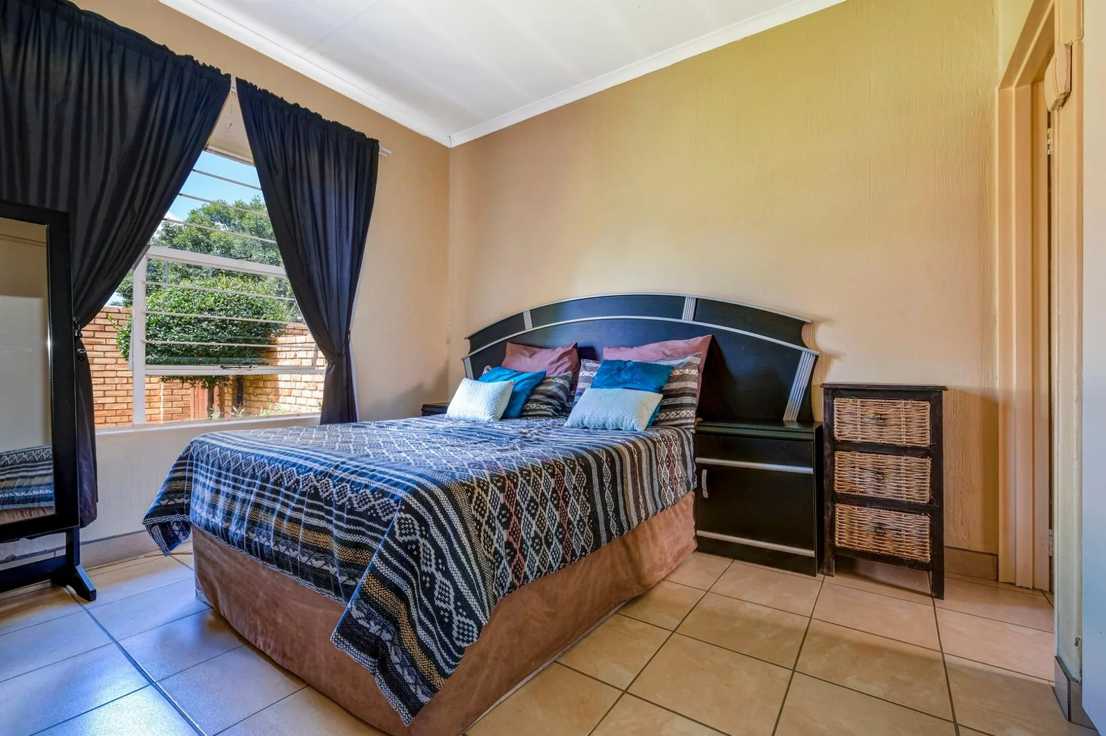 3 BEDROOM SIMPLEX FOR SALE IN WITPOORTJIE