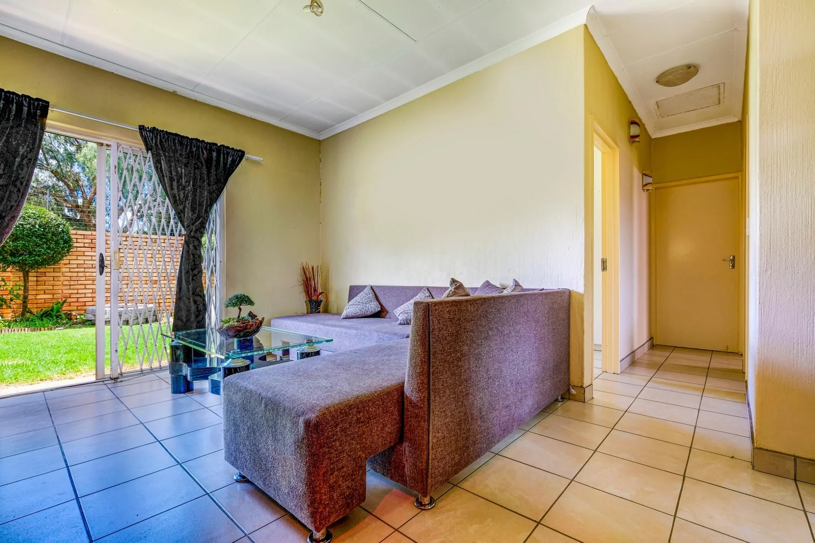 3 BEDROOM SIMPLEX FOR SALE IN WITPOORTJIE