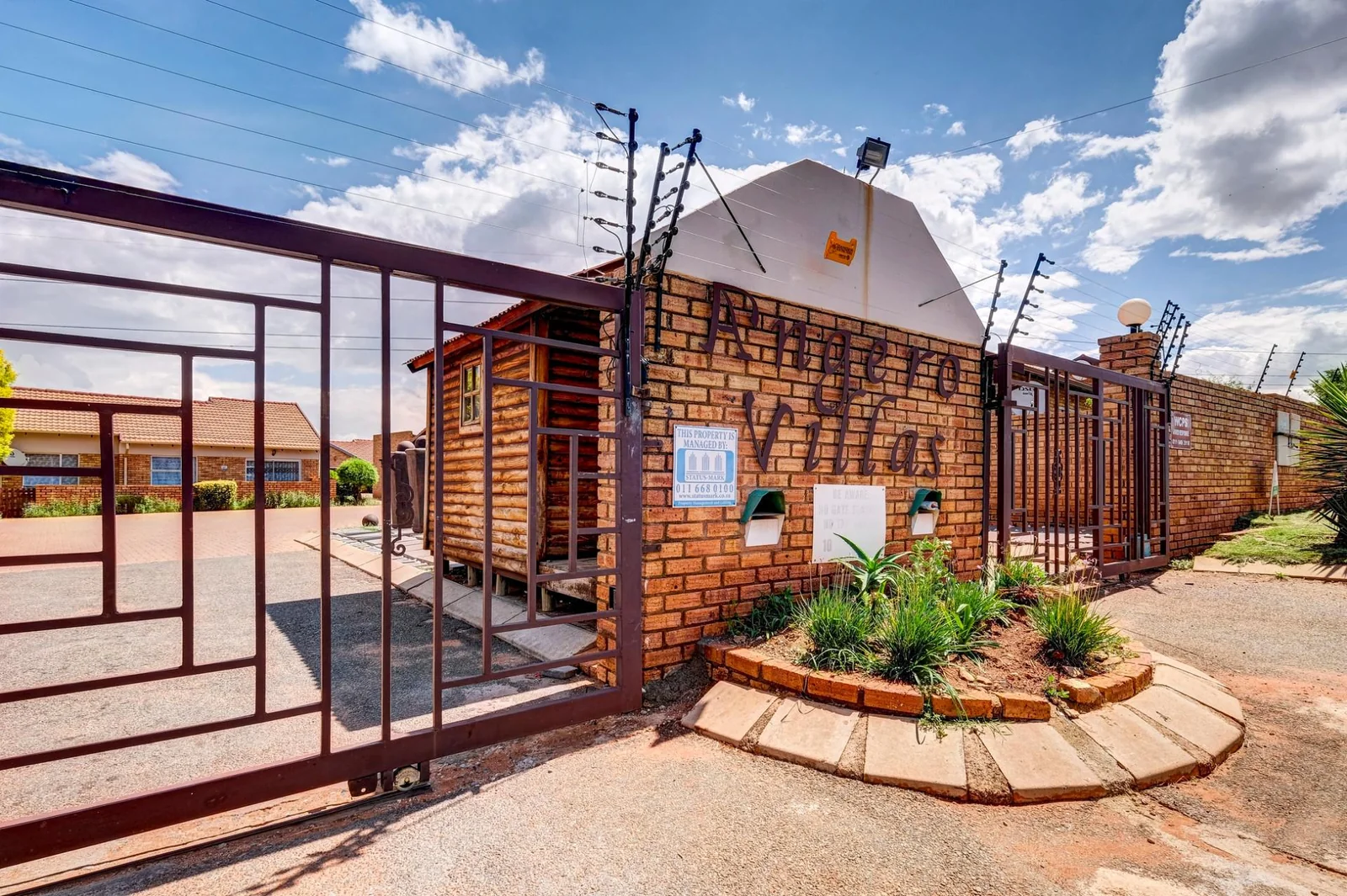 3 BEDROOM SIMPLEX FOR SALE IN WITPOORTJIE