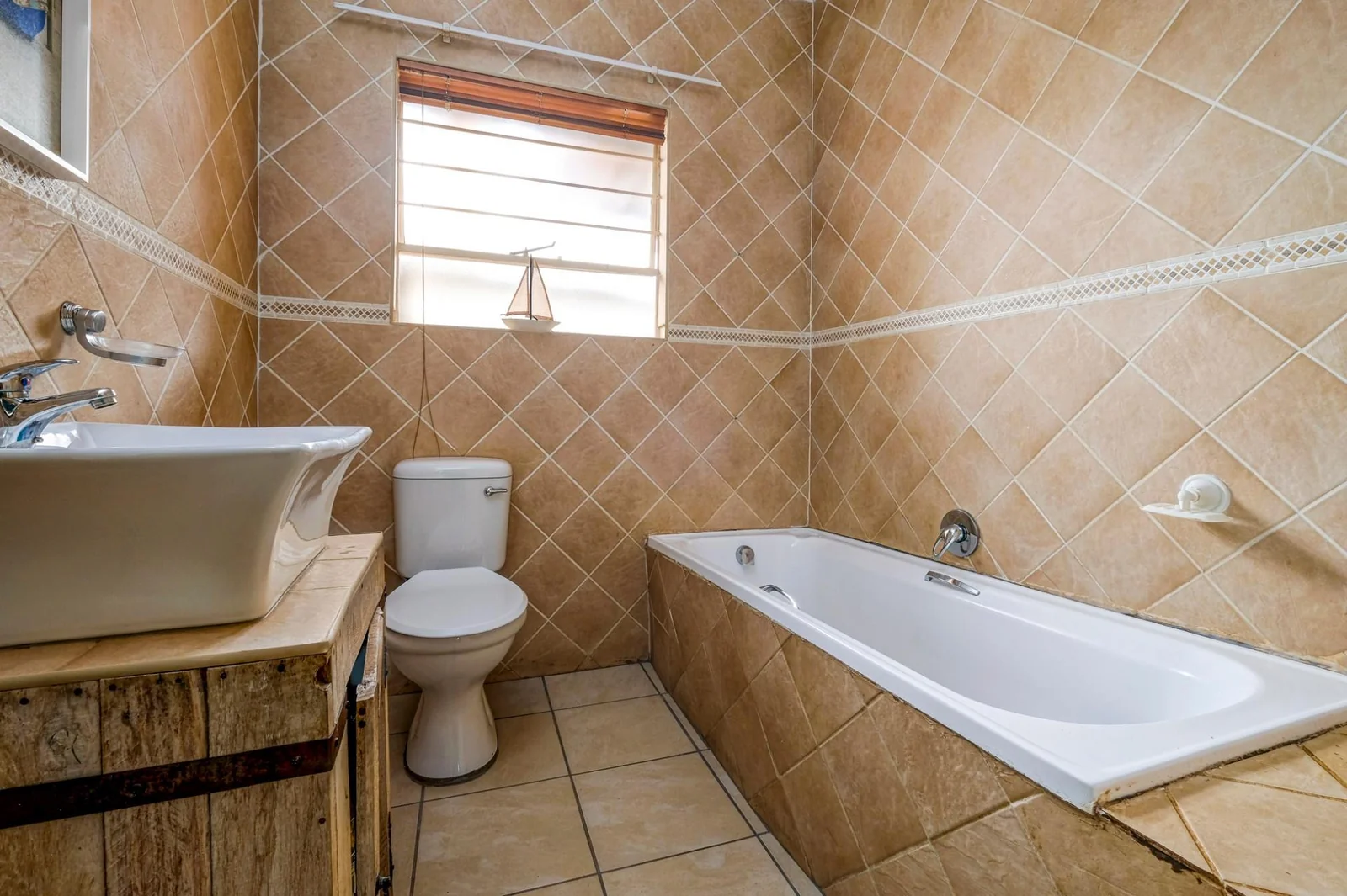 3 BEDROOM SIMPLEX FOR SALE IN WITPOORTJIE