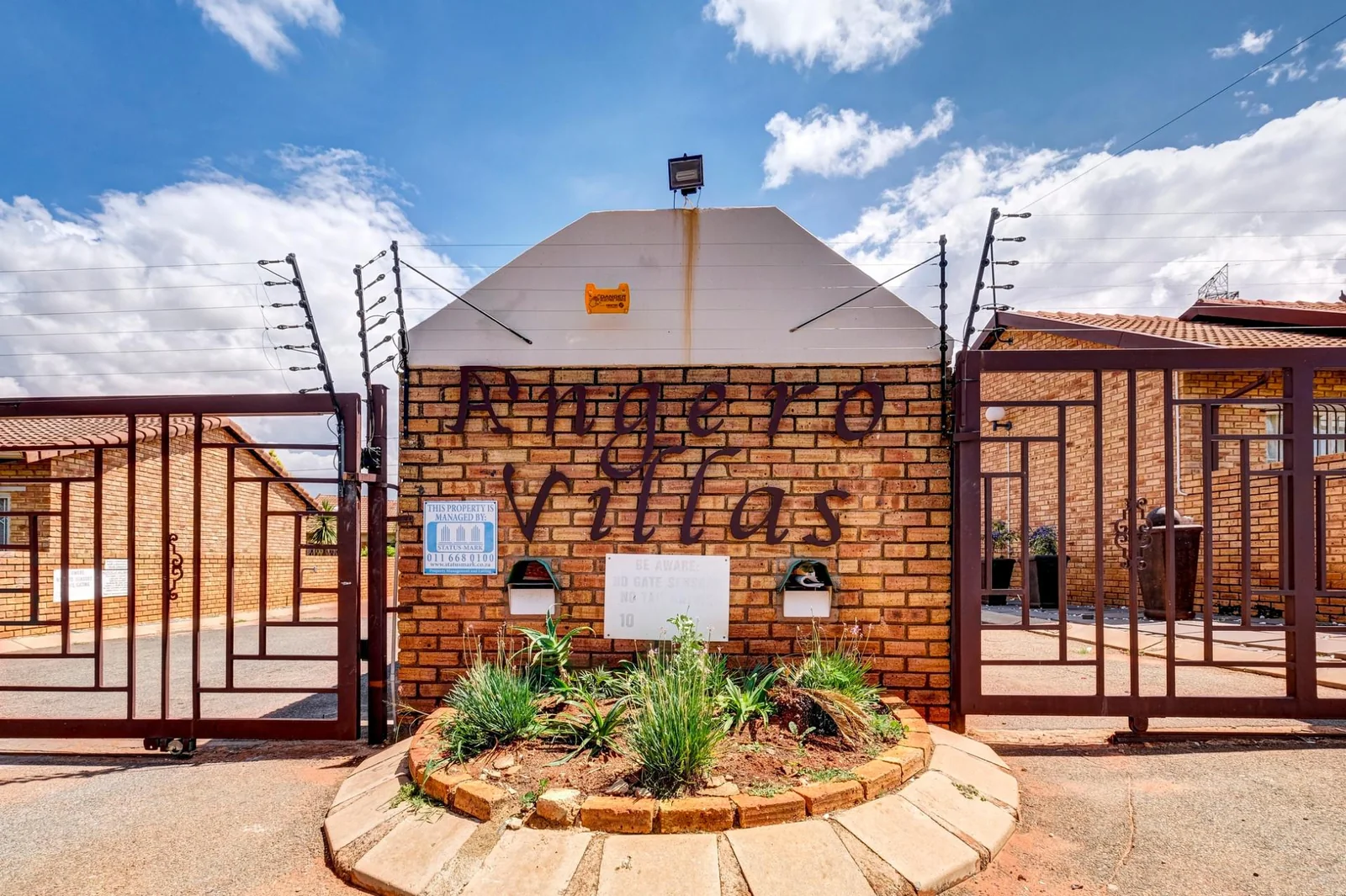3 BEDROOM SIMPLEX FOR SALE IN WITPOORTJIE