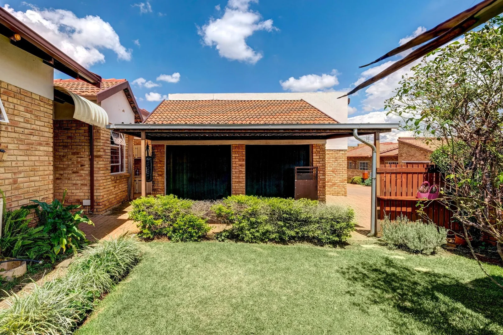 3 BEDROOM SIMPLEX FOR SALE IN WITPOORTJIE