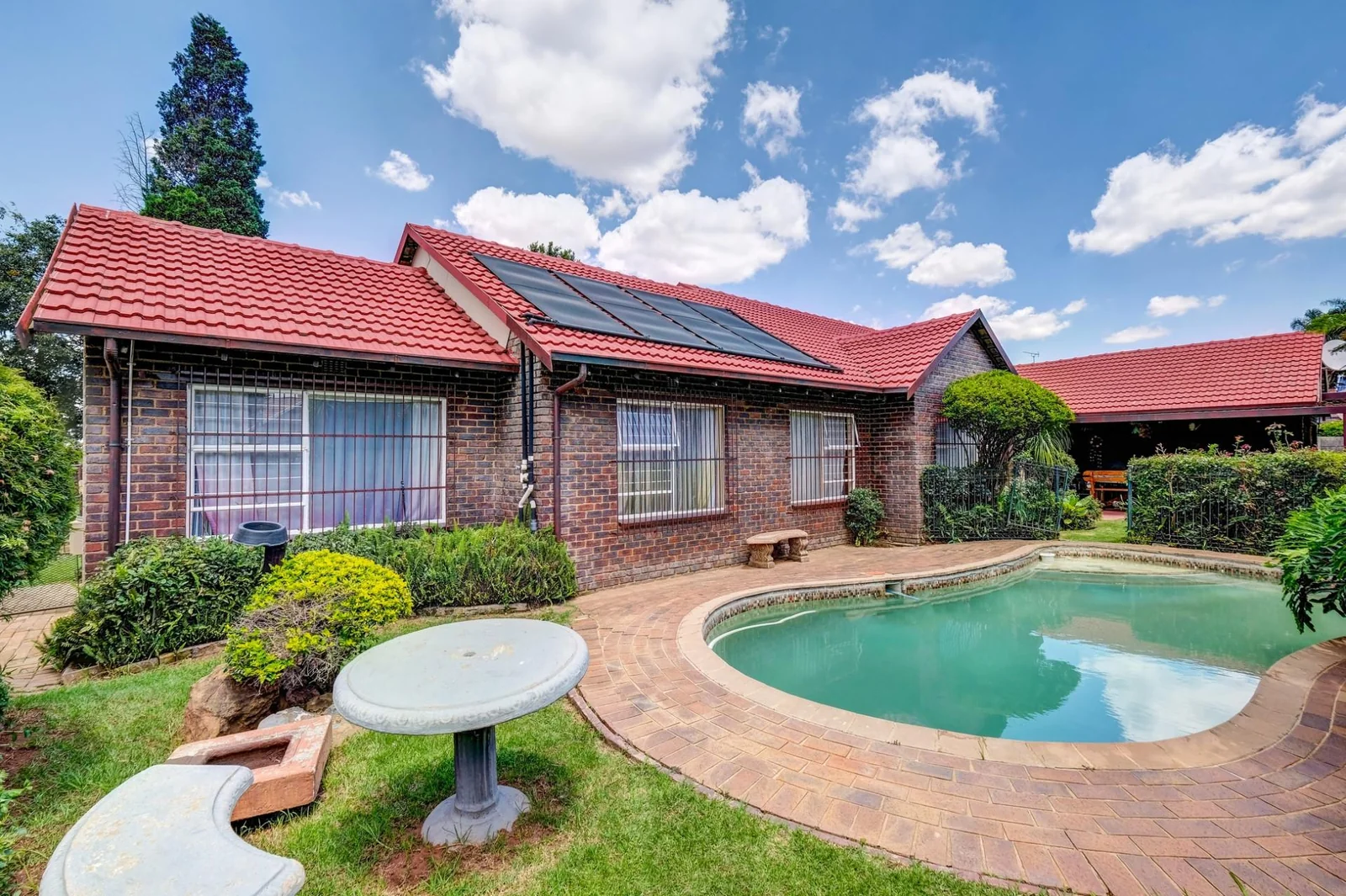 4 BEDROOM HOUSE FOR SALE IN DISCOVERY