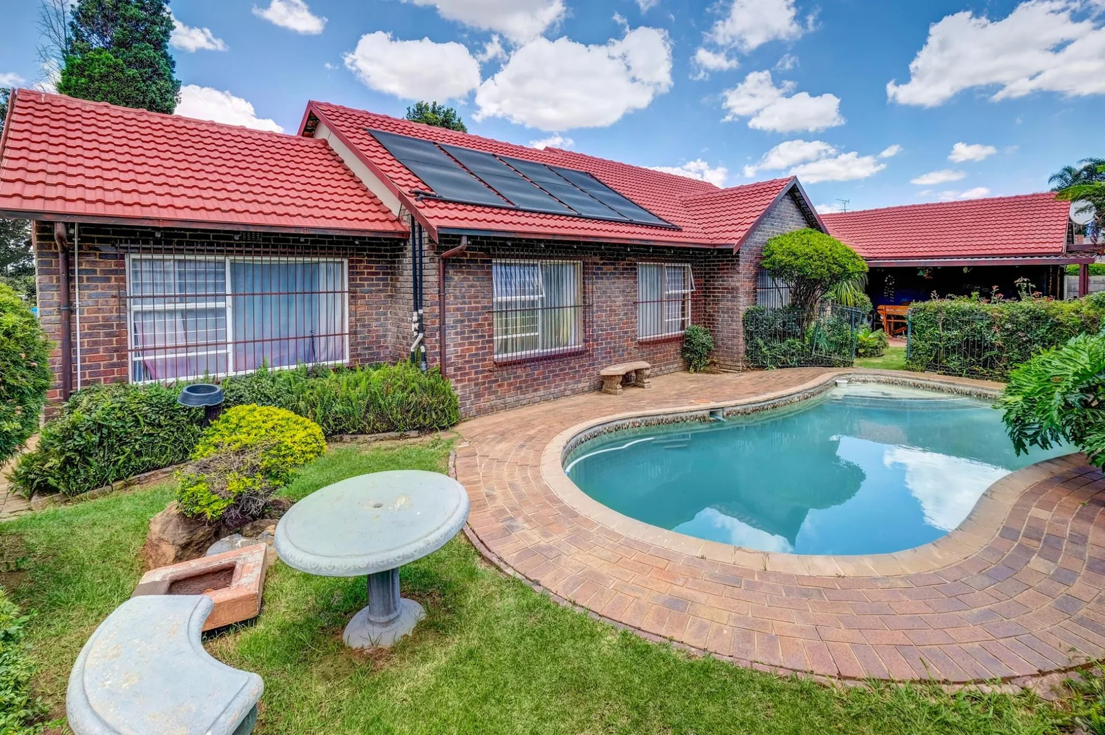 4 BEDROOM HOUSE FOR SALE IN DISCOVERY