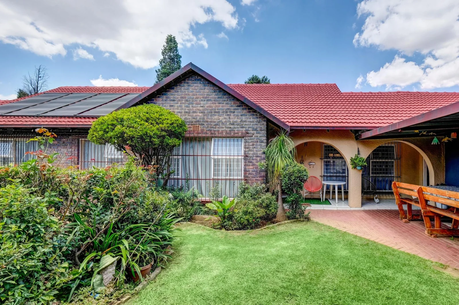 4 BEDROOM HOUSE FOR SALE IN DISCOVERY