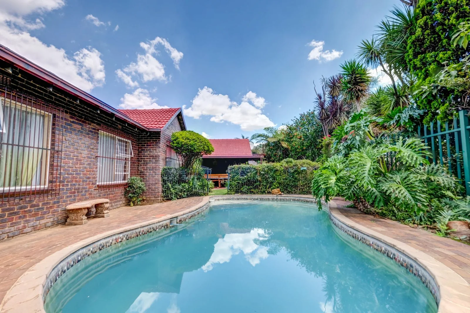 4 BEDROOM HOUSE FOR SALE IN DISCOVERY