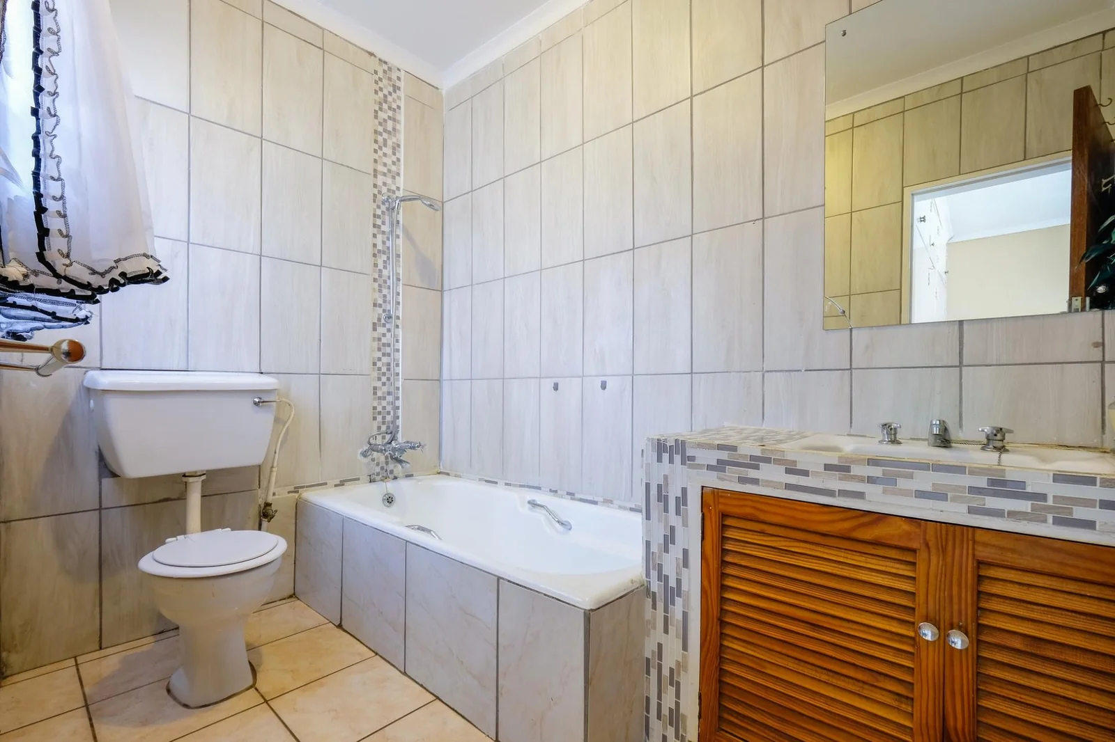 4 BEDROOM HOUSE FOR SALE IN DISCOVERY