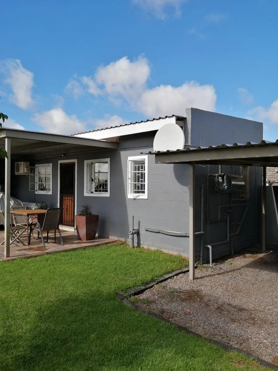 Fully Furnished Flat for rent in Postmasburg.