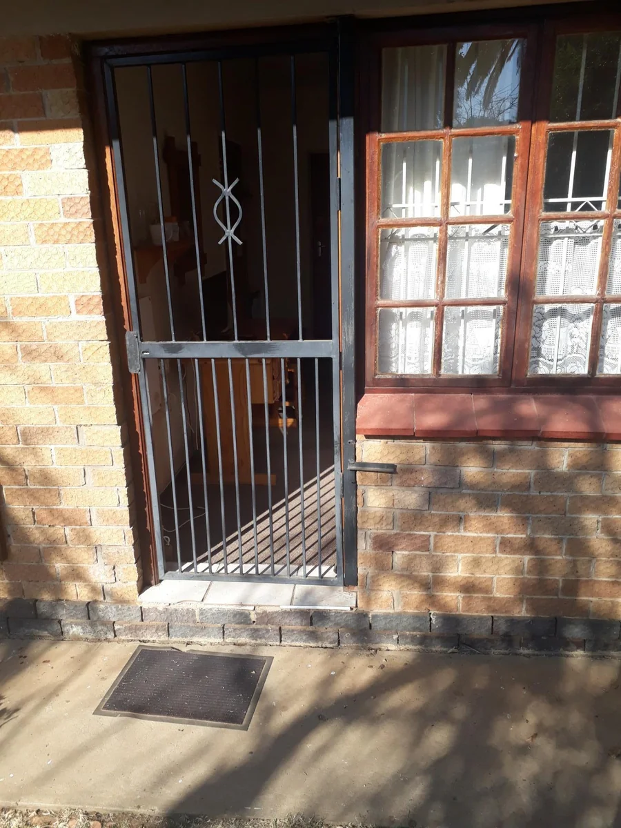 9 bedroom house situated in Bayswater.