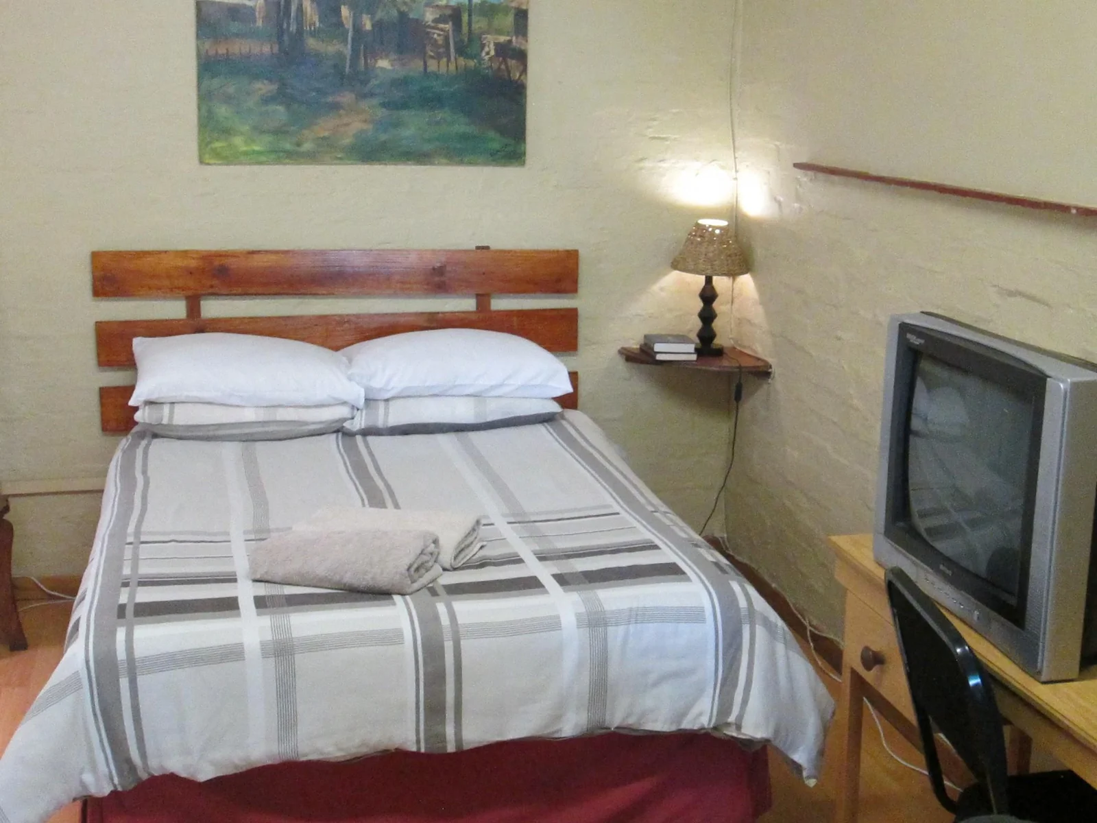 9 bedroom house situated in Bayswater.