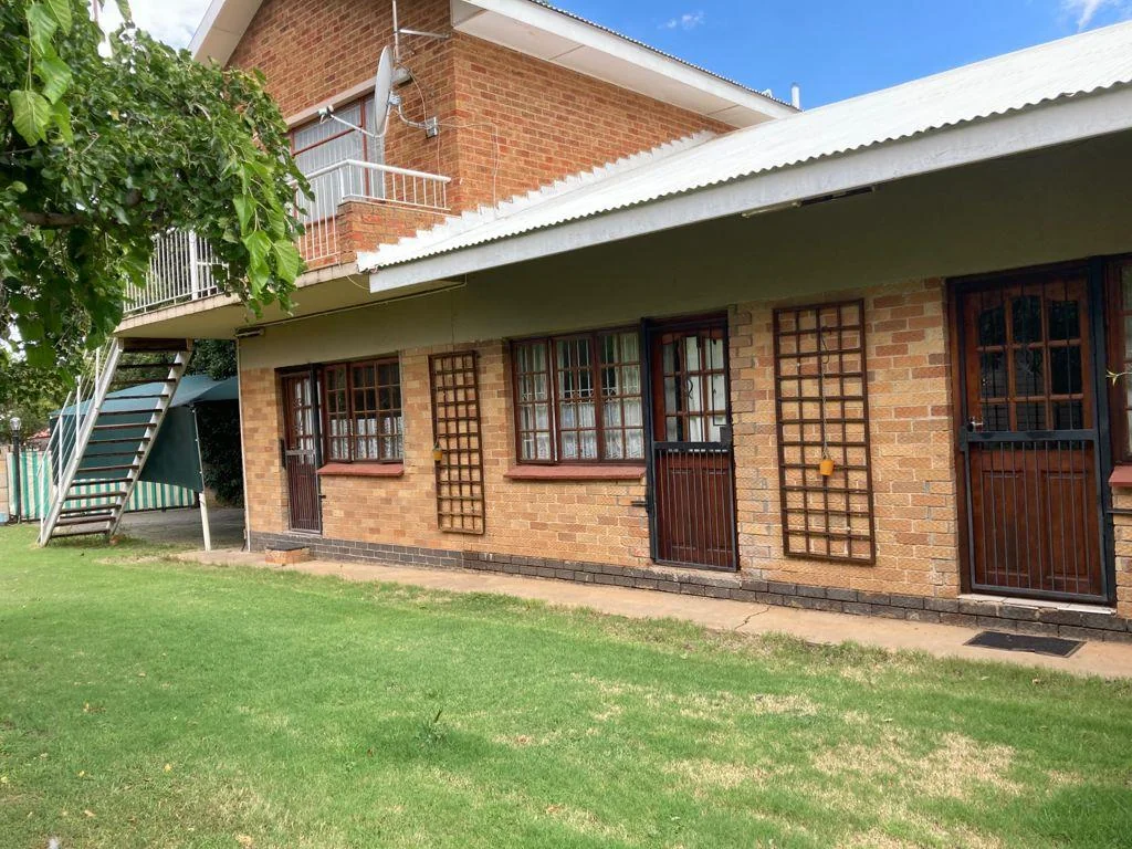 9 bedroom house situated in Bayswater.