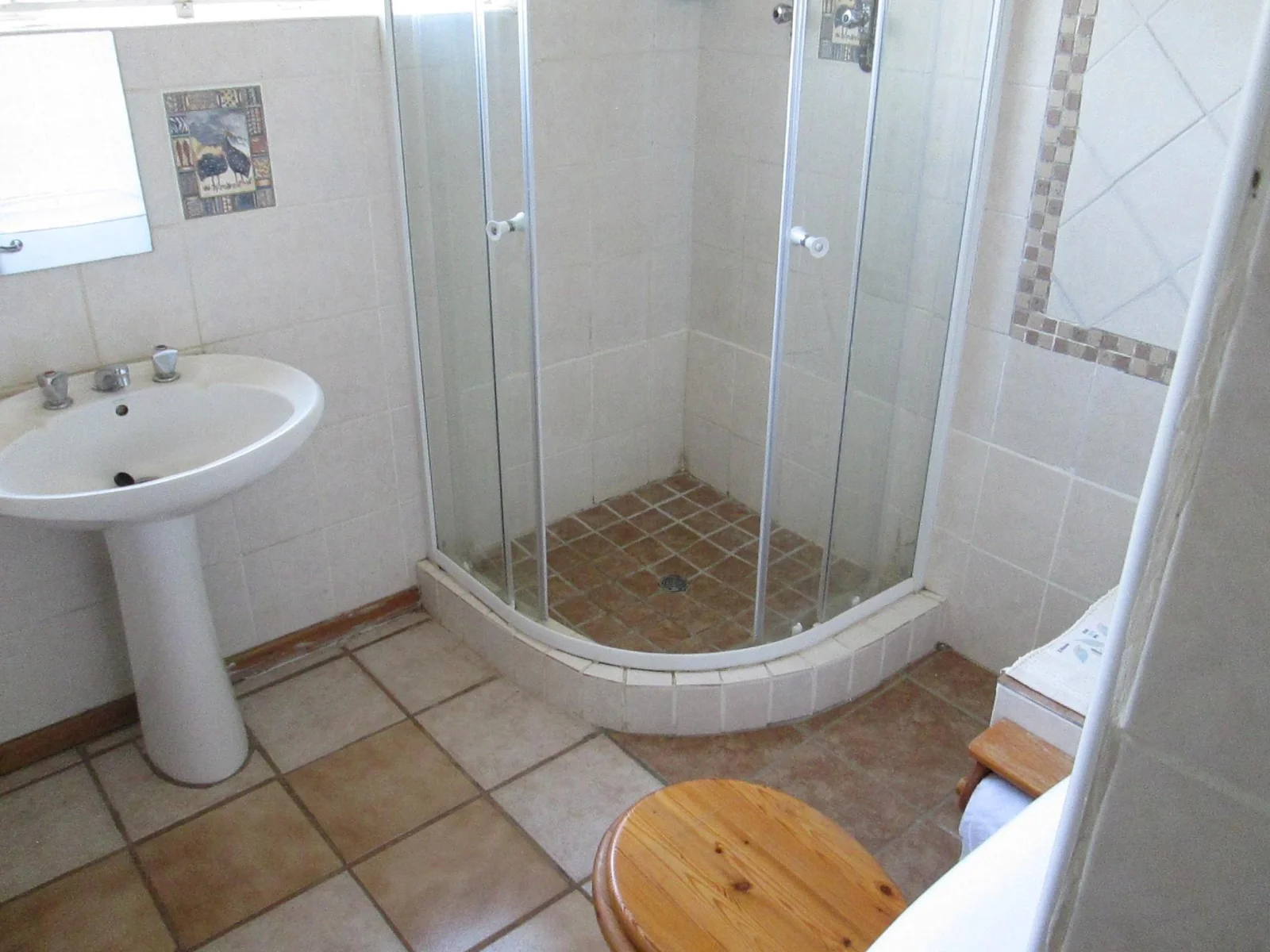 9 bedroom house situated in Bayswater.