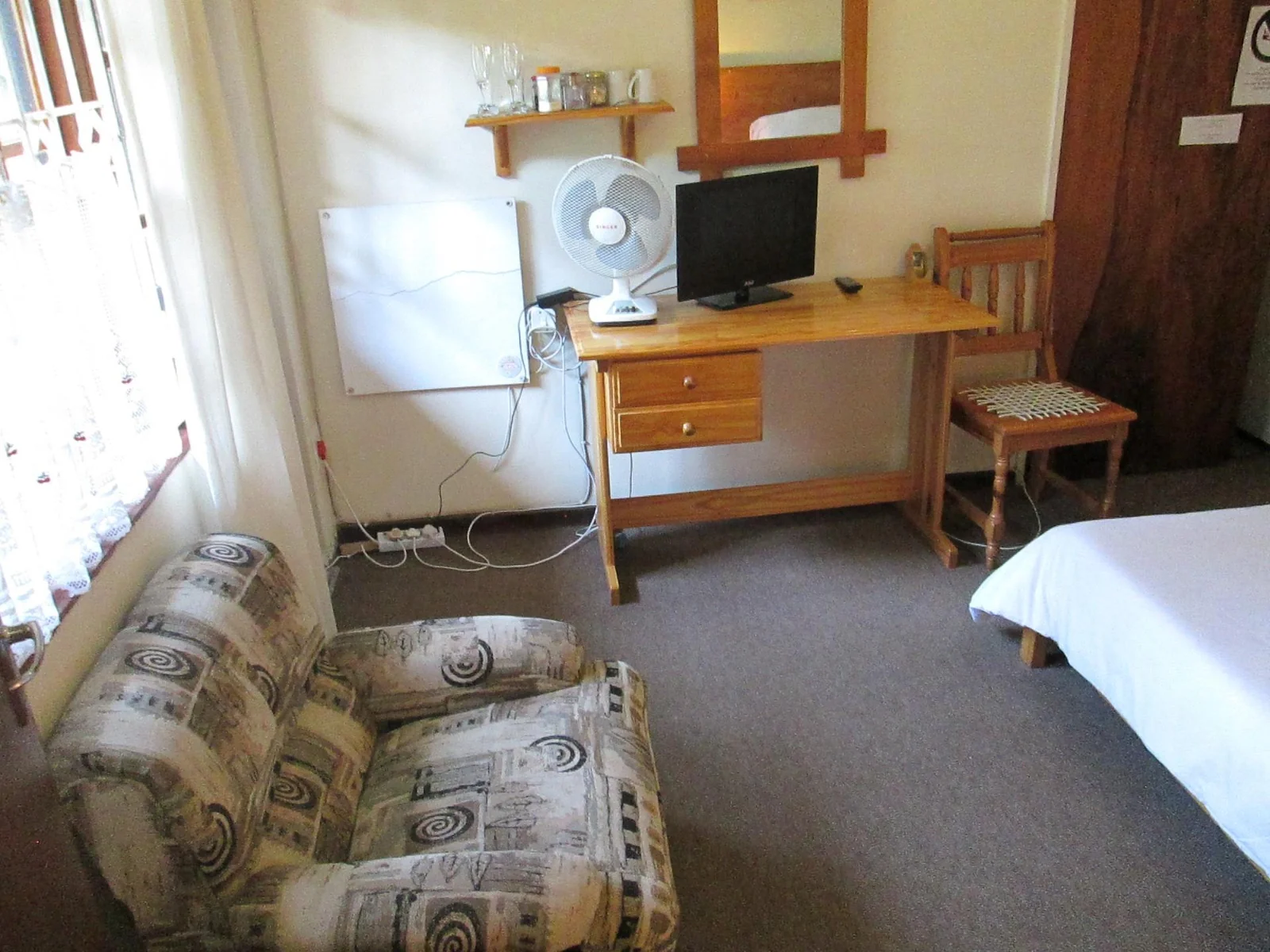 9 bedroom house situated in Bayswater.