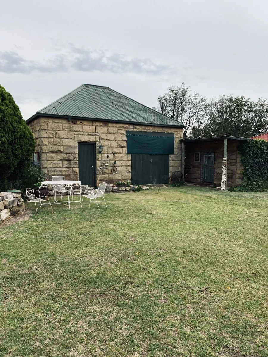 SANDSTONE HOUSE WITH LOADS OF CHARM.