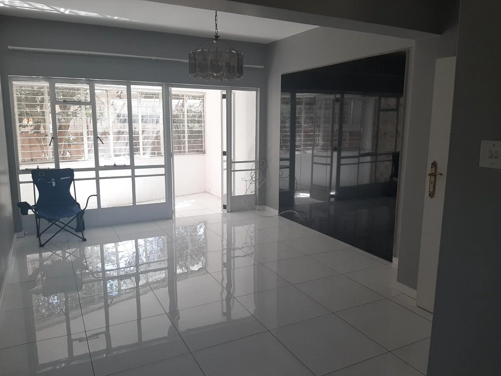 Spacious 2 bedroomed unit available 1 May 2026
