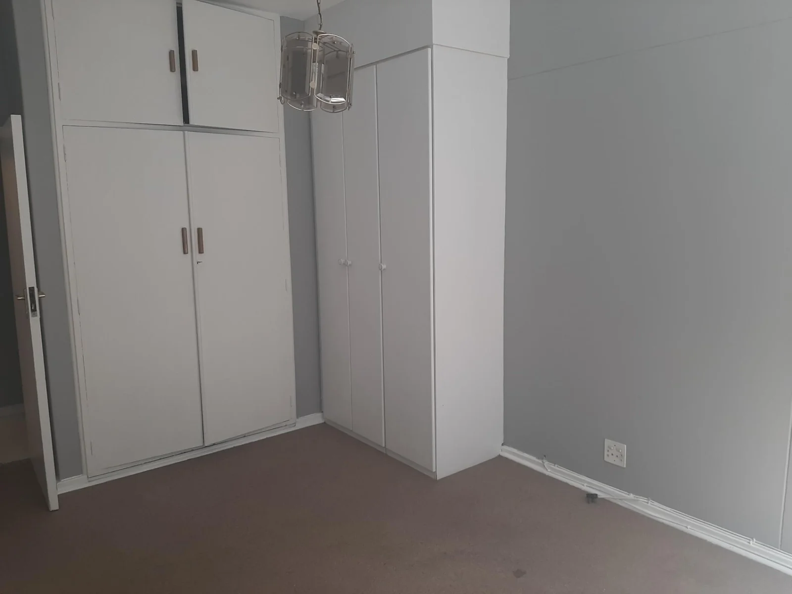 Spacious 2 bedroomed unit available 1 May 2026