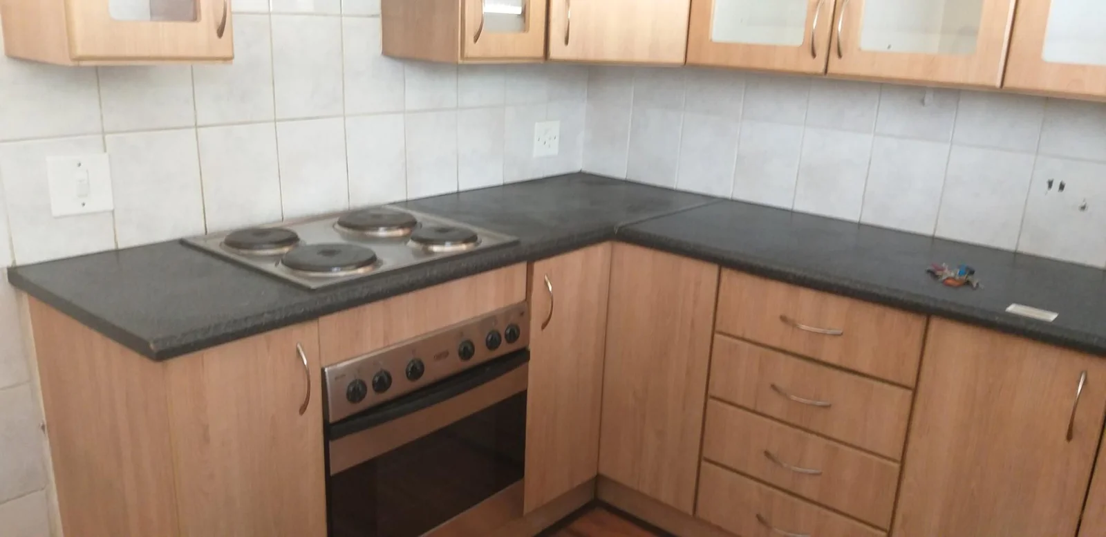 Sunny and spacious unit to rent!