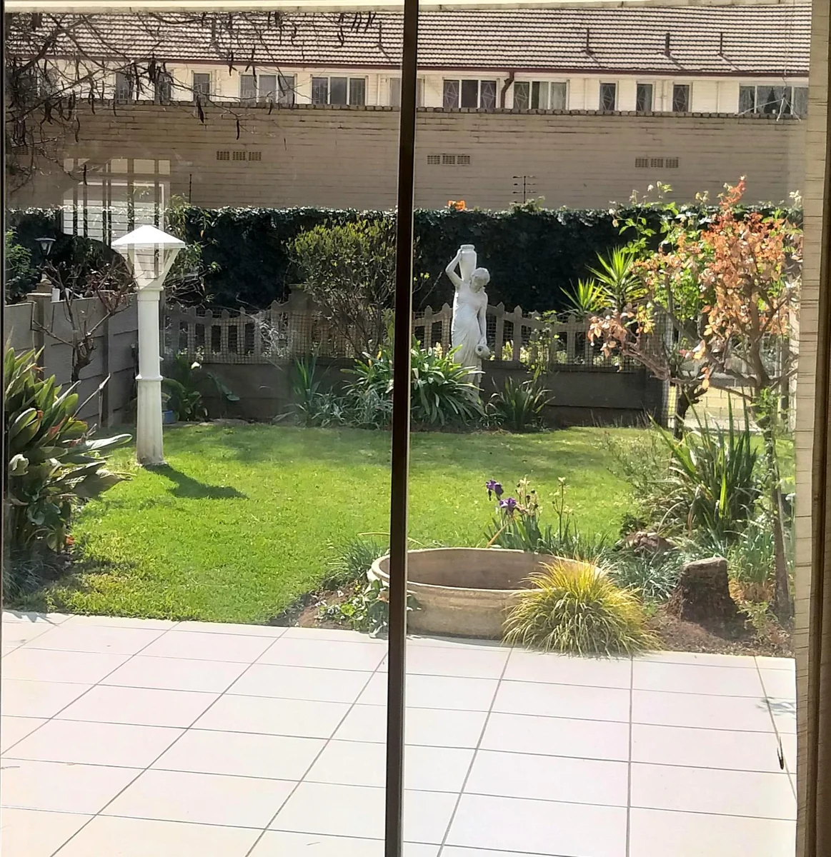 Sunny and spacious unit to rent!