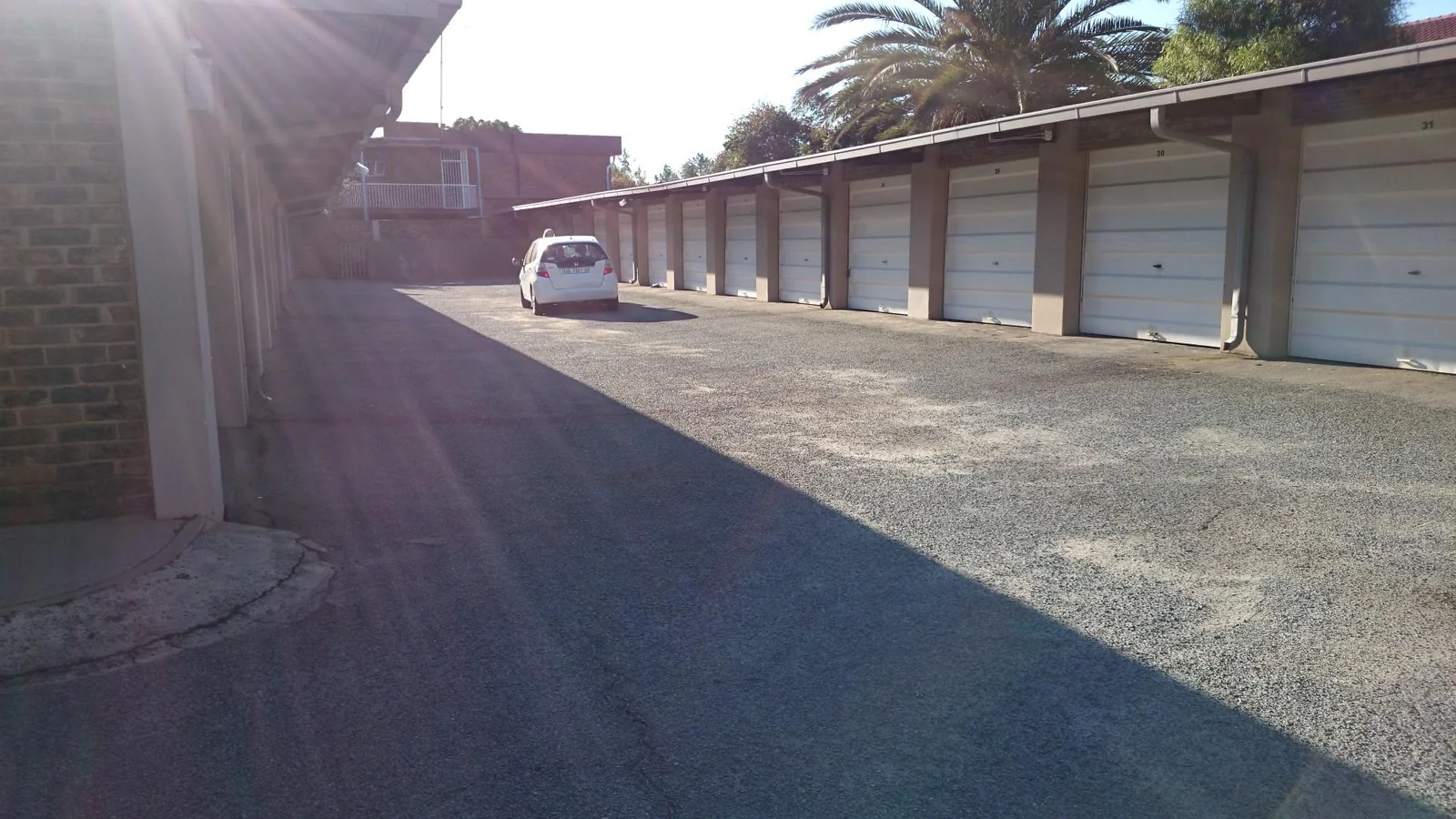 Spacious lock up and go 2 bedroomed flat to let.