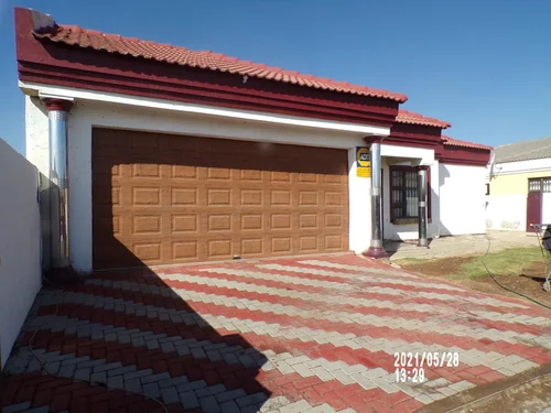 Golden Gardens, Sebokeng