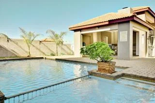 1 Bedroom Immaculate Apartment in Little Falls, Roodepoort