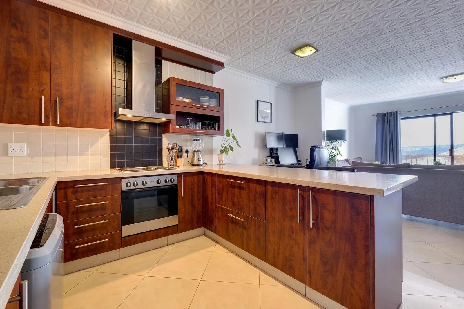 1 Bedroom Immaculate Apartment in Little Falls, Roodepoort