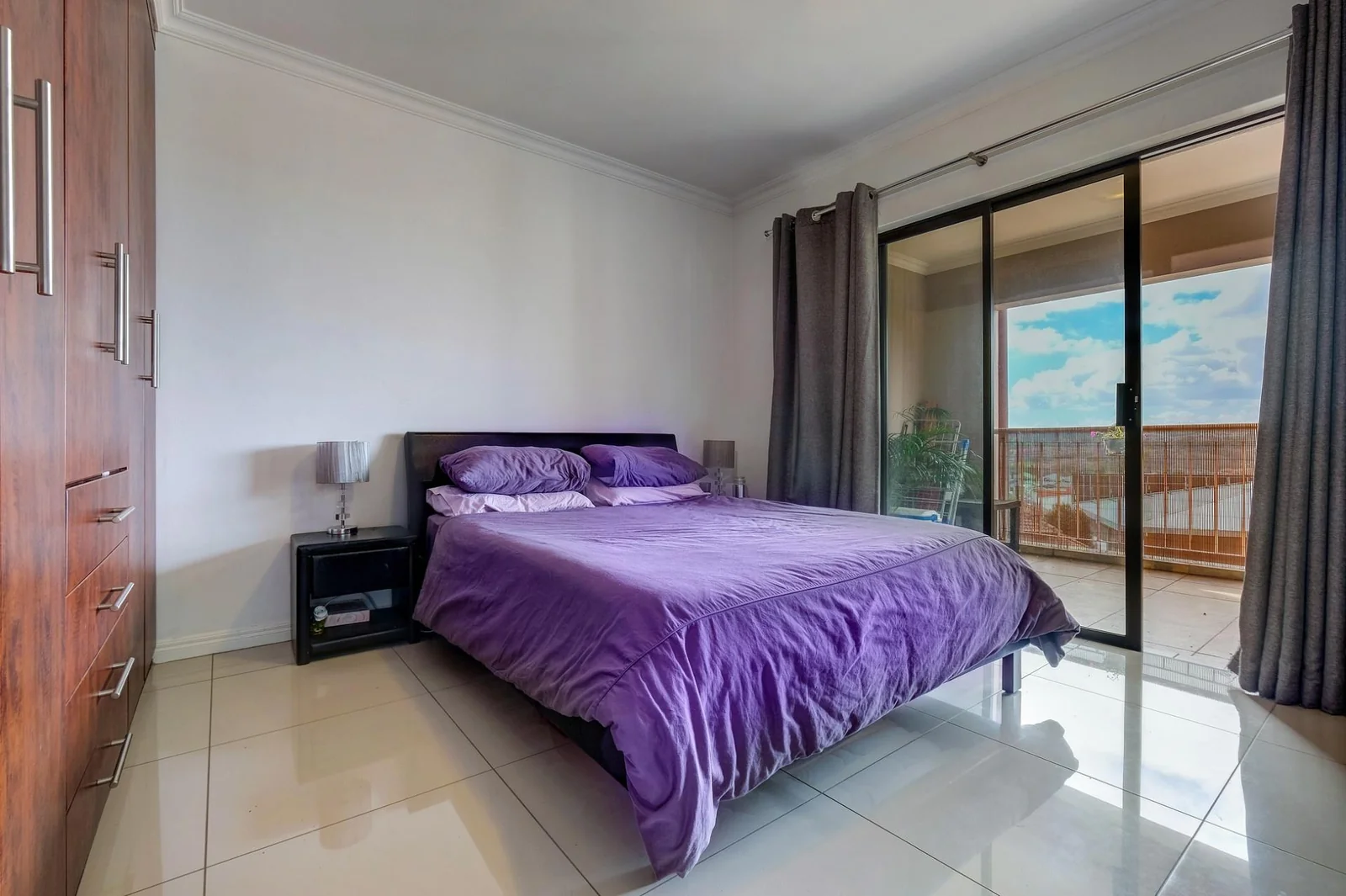 1 Bedroom Immaculate Apartment in Little Falls, Roodepoort