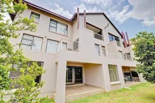 1 Bedroom Immaculate Apartment in Little Falls, Roodepoort