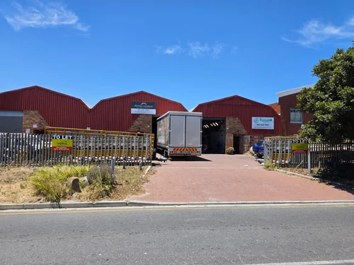 Unit 3 at 13 Longclaw, Montague Gardens, Milnerton