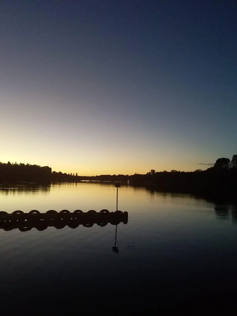 Flat to let well sought after complex on the Vaal Banks.  Come home to your permanent holiday spot!