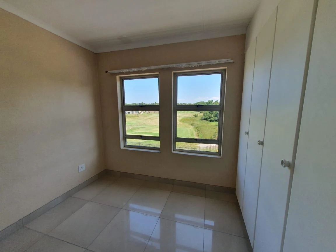Flat to let well sought after complex on the Vaal Banks.  Come home to your permanent holiday spot!