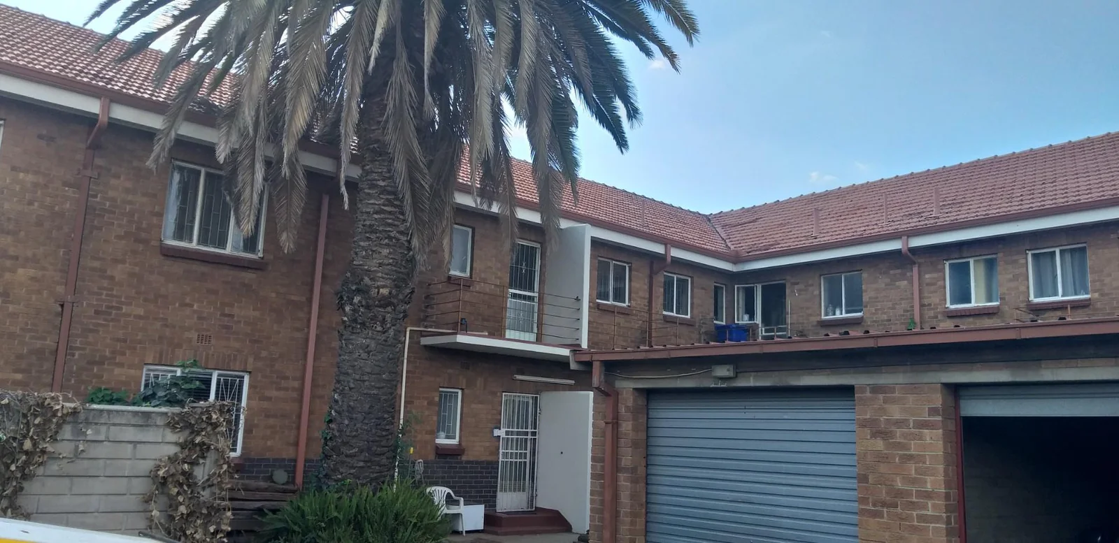 Spacious ground floor townhouse to rent in Three Rivers!