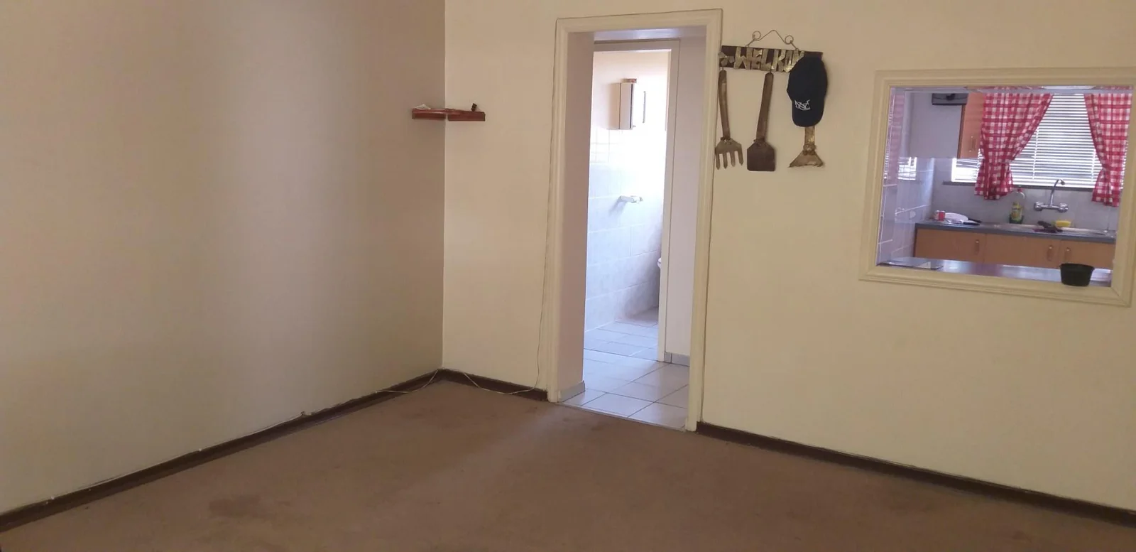 Spacious ground floor townhouse to rent in Three Rivers!