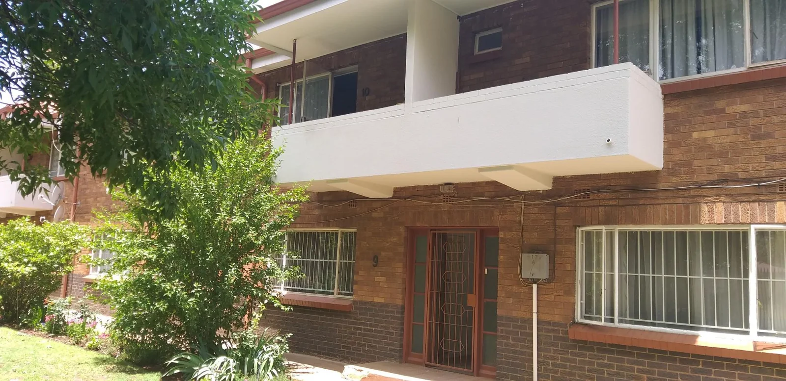 Spacious ground floor townhouse to rent in Three Rivers!