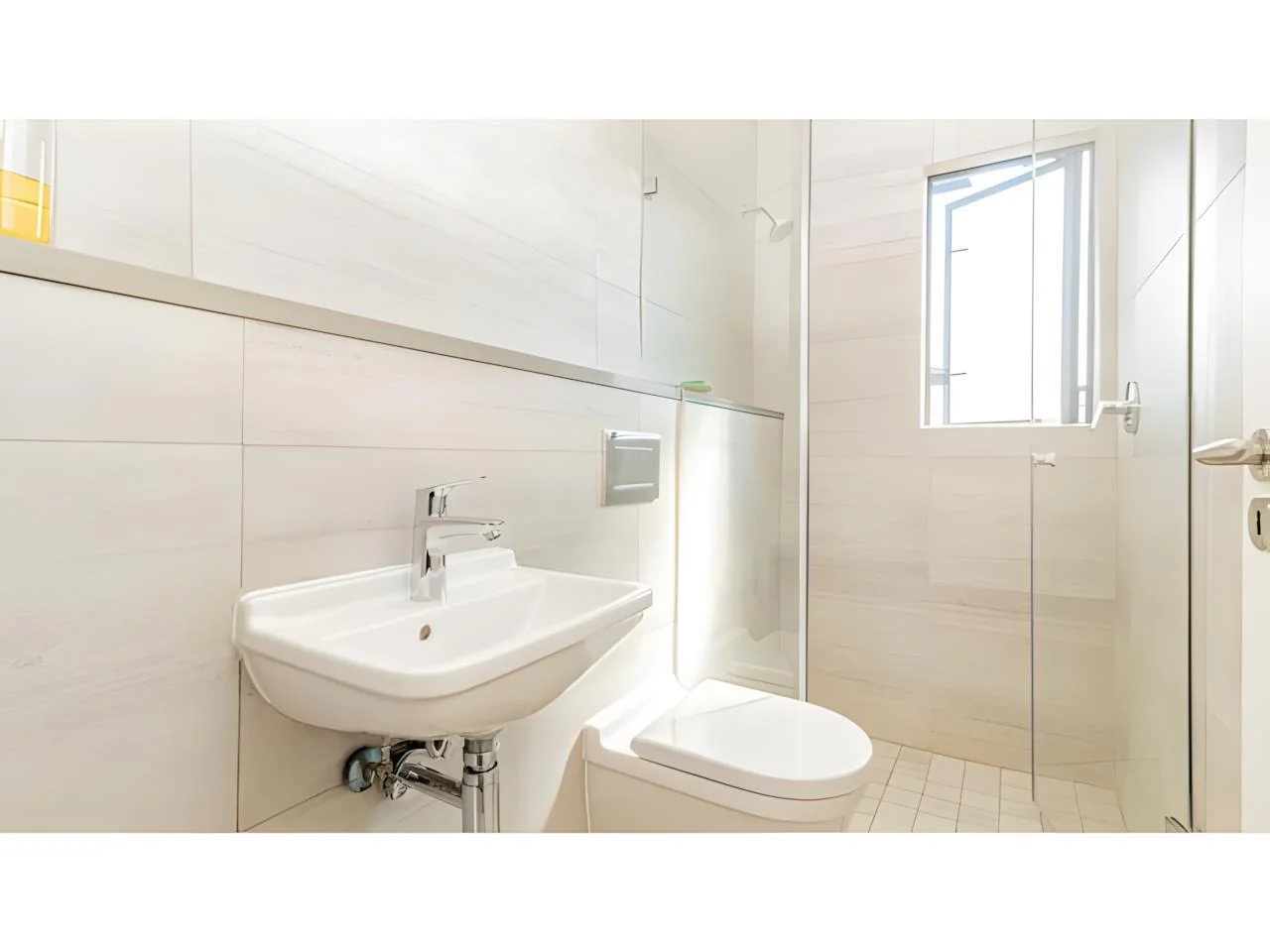 Stylish 4 Bedroom Modern House in Midrand Offering Secure Living and Prime Comfort