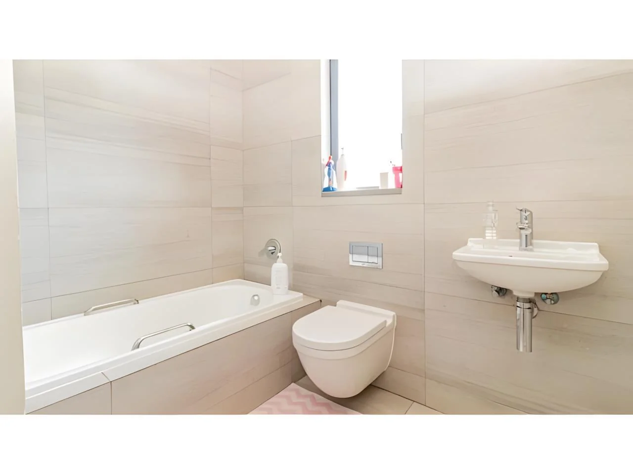 Stylish 4 Bedroom Modern House in Midrand Offering Secure Living and Prime Comfort