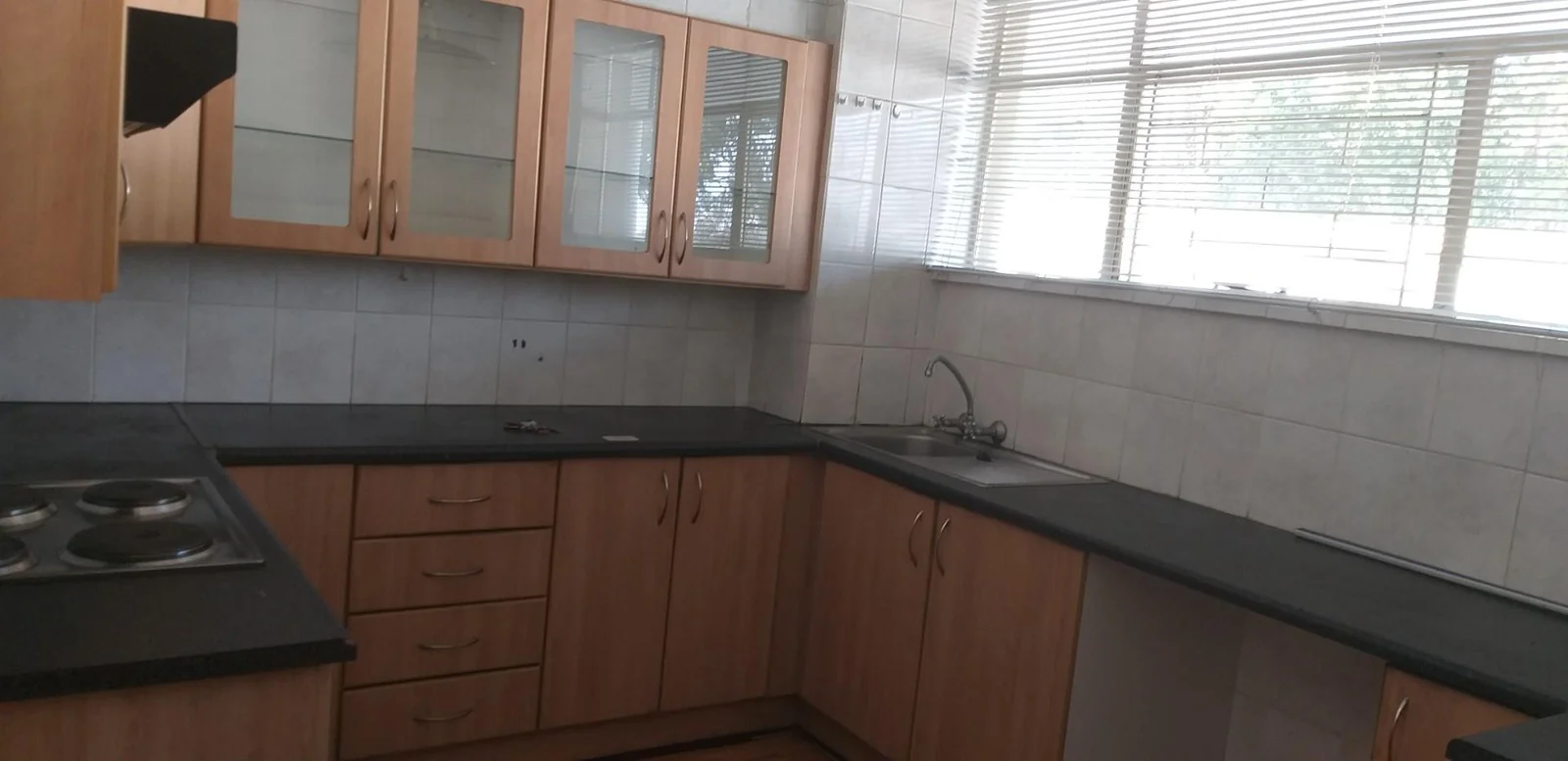 Sunny & spacious townhouse for sale in Three Rivers- Reduced to an absolute bargain price.