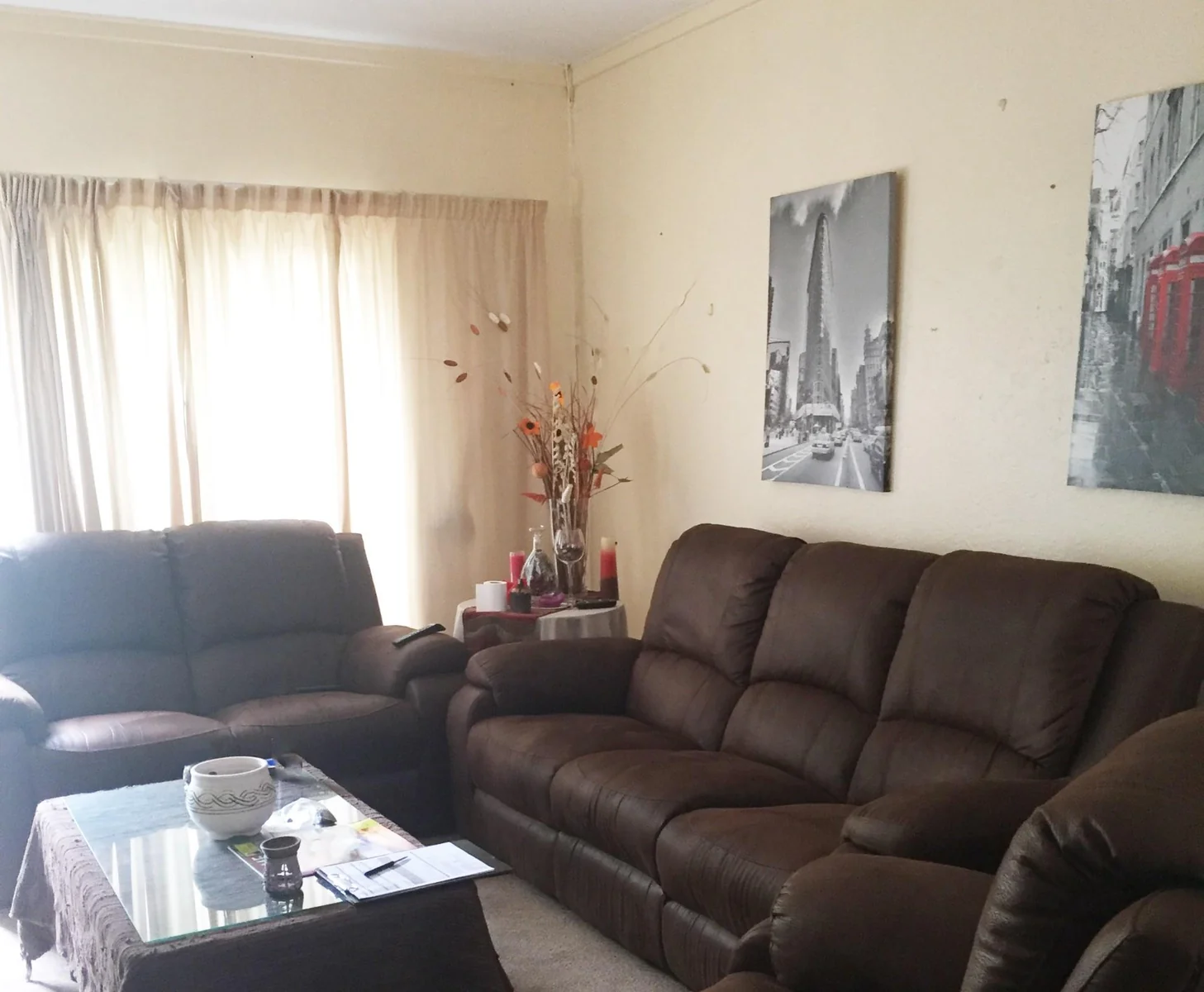 Spacious two-bedroom Townhouse with pet-friendly garden.